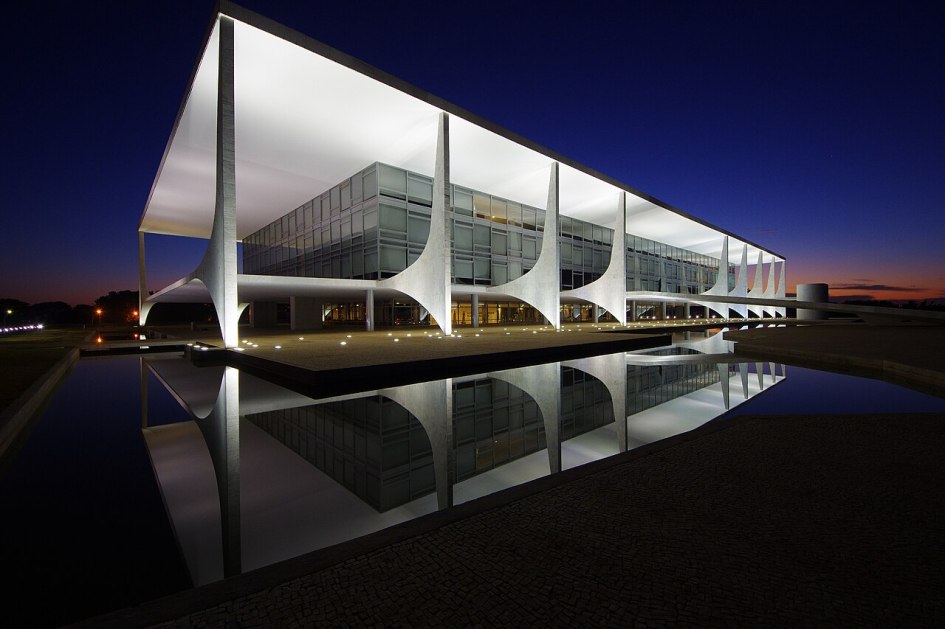 Palácio do Planalto à noite.