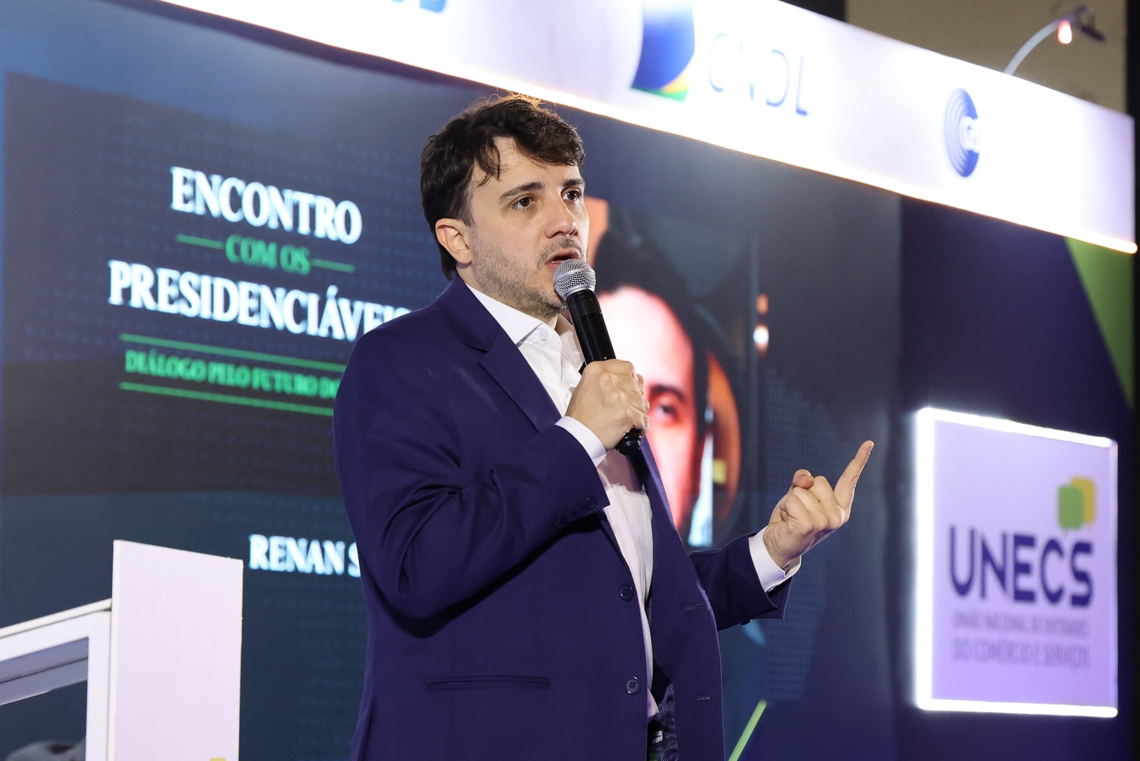 Renan Santos diz que ‘CLT já deu’ e promete barrar aumento de custos trabalhistas