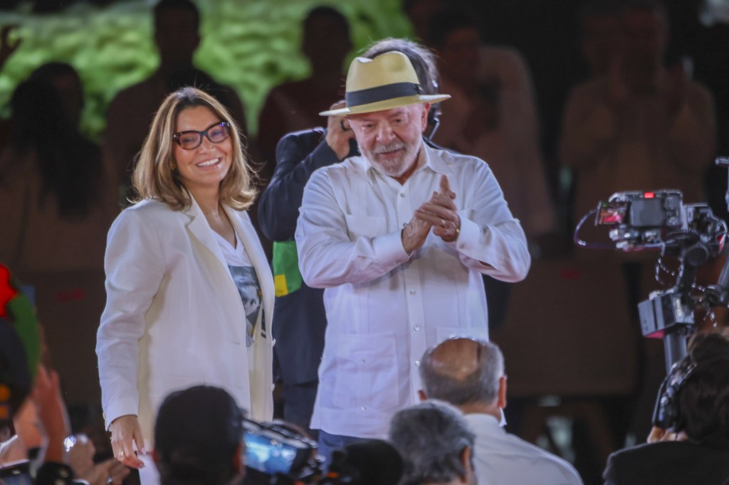 Lula mira 4º mandato com promessa de ‘brigar’ por emendas e proteger terras raras dos EUA e China