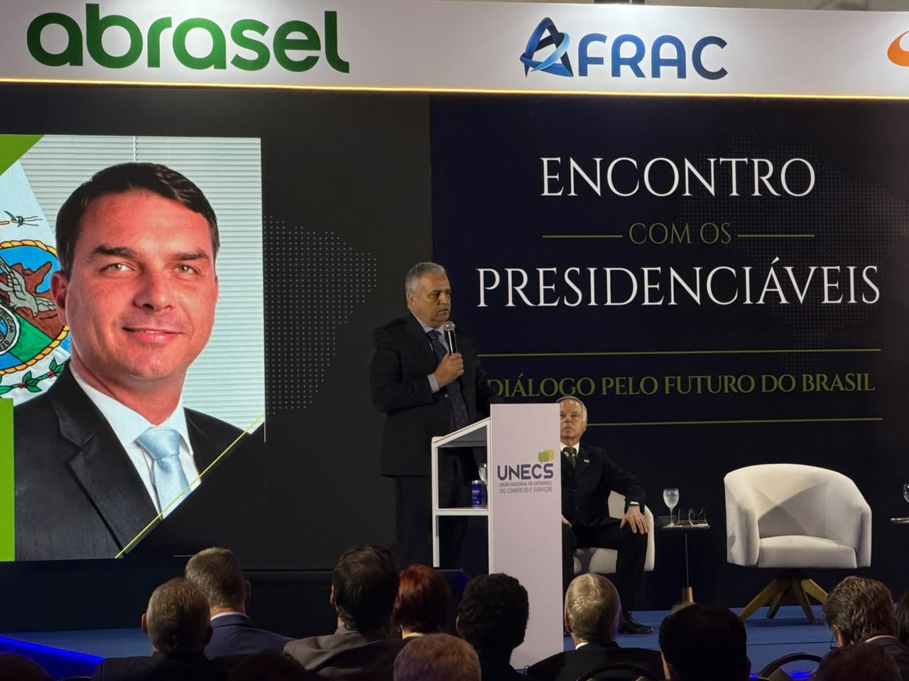 Vice de Flávio promete 500 mil vagas em presídios e ‘guerra’ ao crime organizado