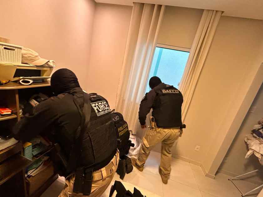 Busca e apreensão em endereço ligado ao policial