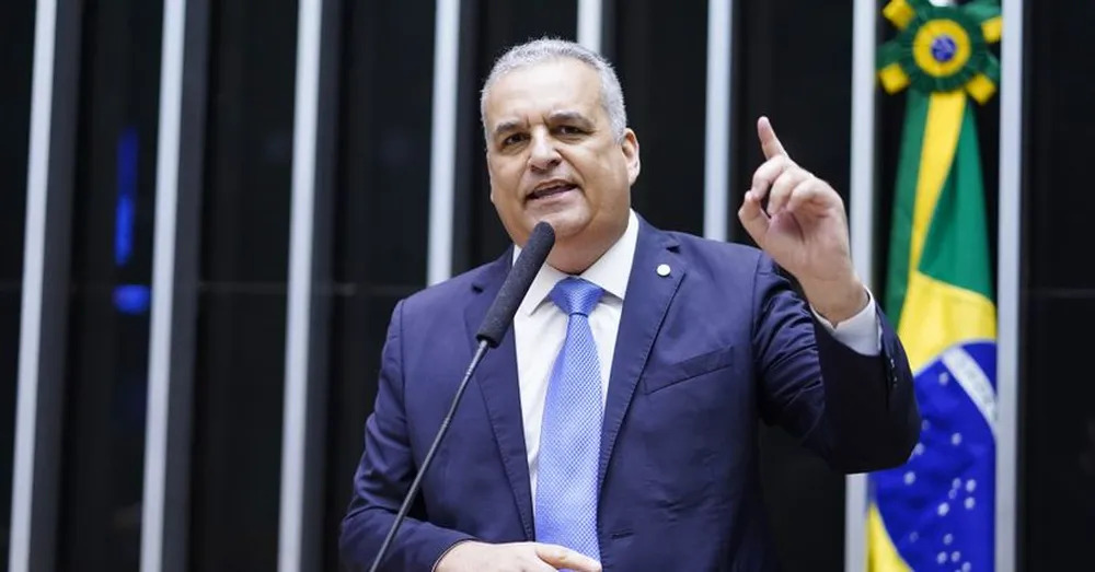Relator da CPMI do INSS e ex-secretário de ministro de Lula: conheça Alfredo Gaspar, vice de Flávio - QTU Questões do Universo