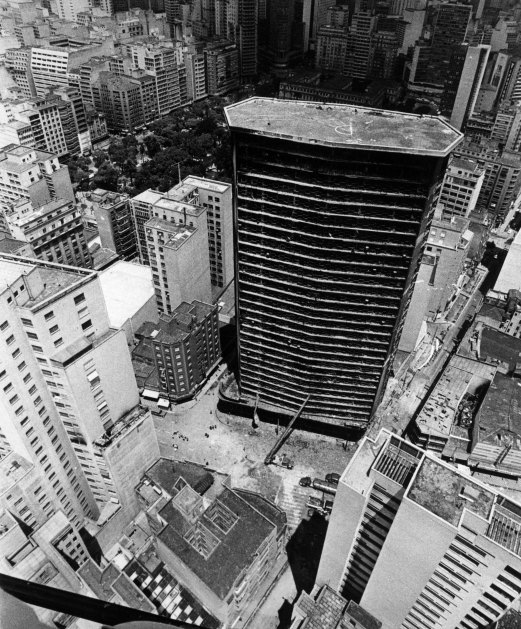 Edifício Andraus em fevereiro de 1974