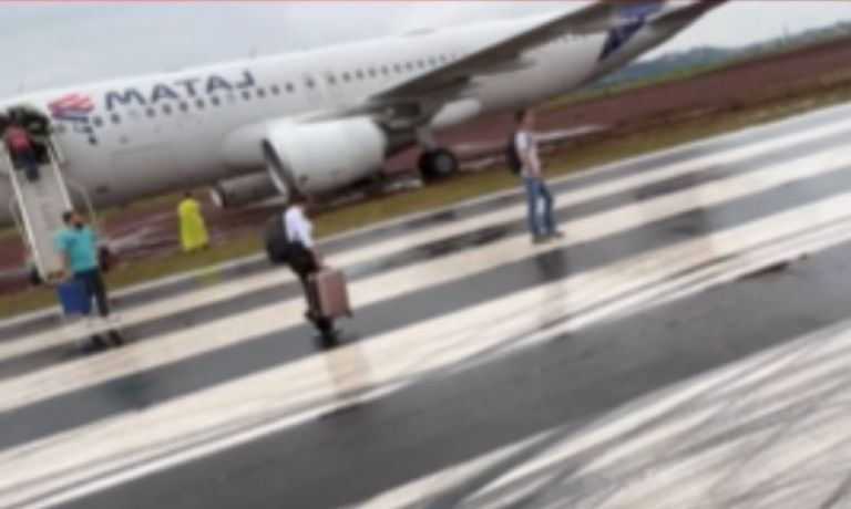 avião da latam atoaldo