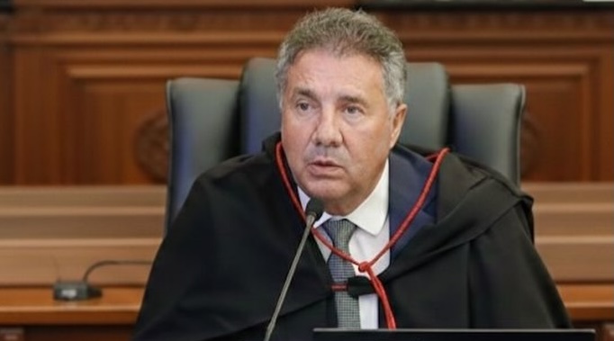 Quem é o desembargador que mostrou saldo de R$ 96 ao defender salário de juízes