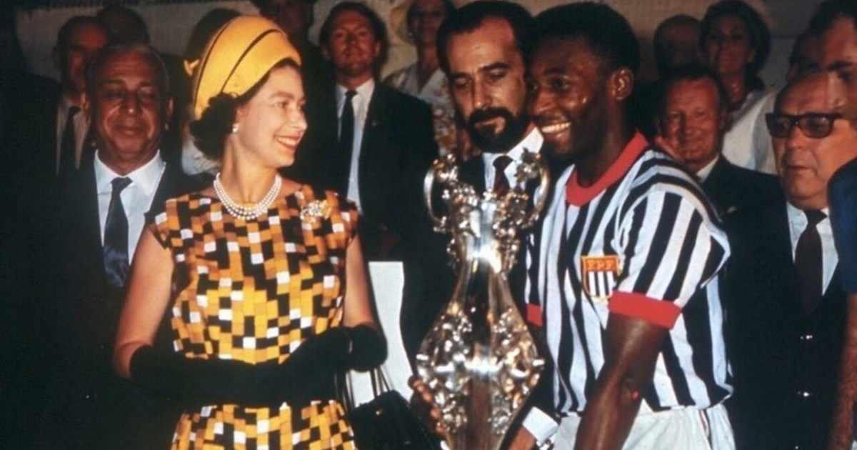 Em 1968, um encontro do Rei Pelé com a rainha Elizabeth coroou um dia de gala no Maracanã - QTU Questões do Universo