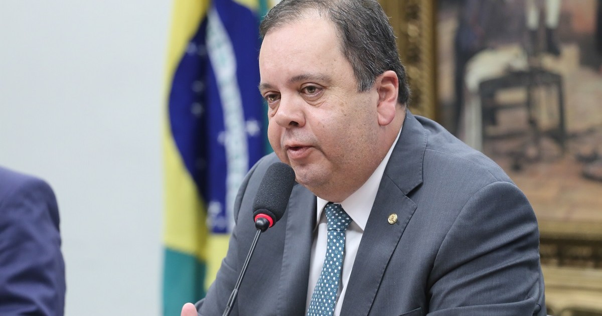 Deputado da Bahia se declara preto ao TSE após ser registrado como branco e pardo
