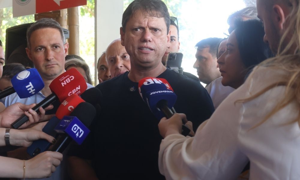 Tarcísio estreia propaganda na TV relembrando tragédia de São Sebastião