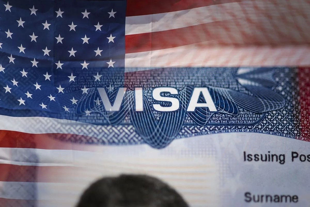 EUA pausam entrevistas para vistos de imigração em todo o mundo