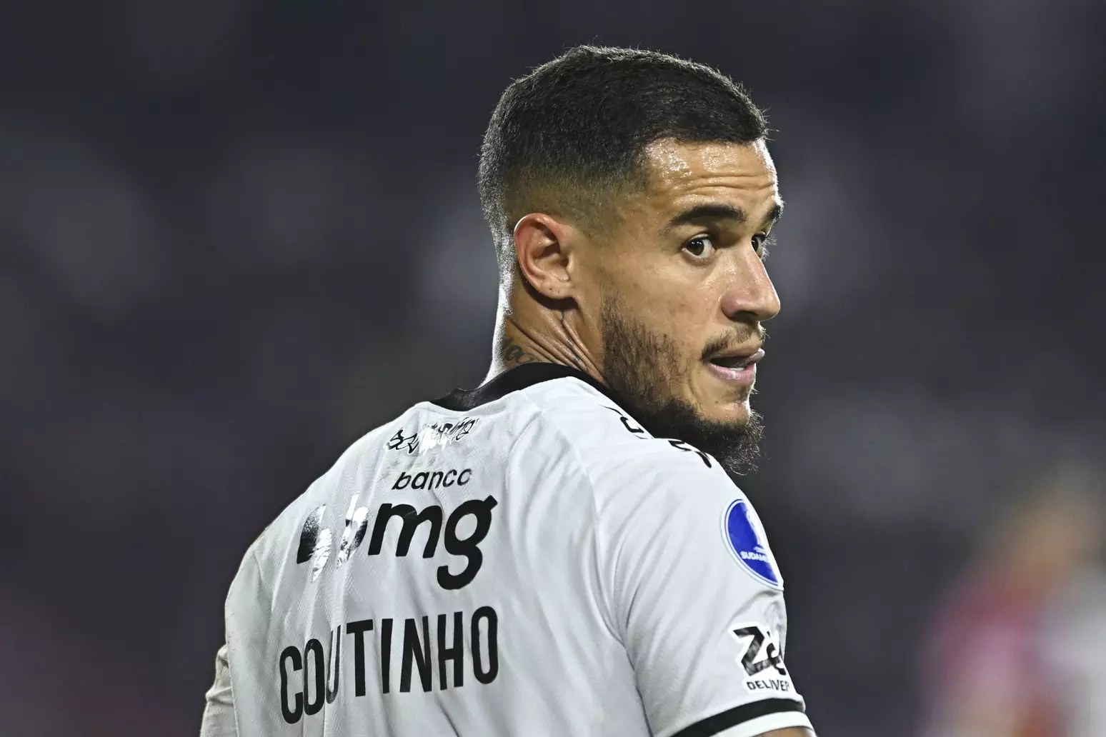 Santos atende pedido de Neymar e acerta com Philippe Coutinho até dezembro