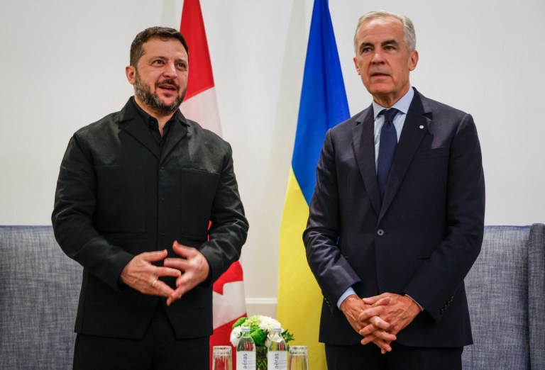 Premiê canadense Mark Carney e presindente da Ucrânia, Volodymyr Zelensky