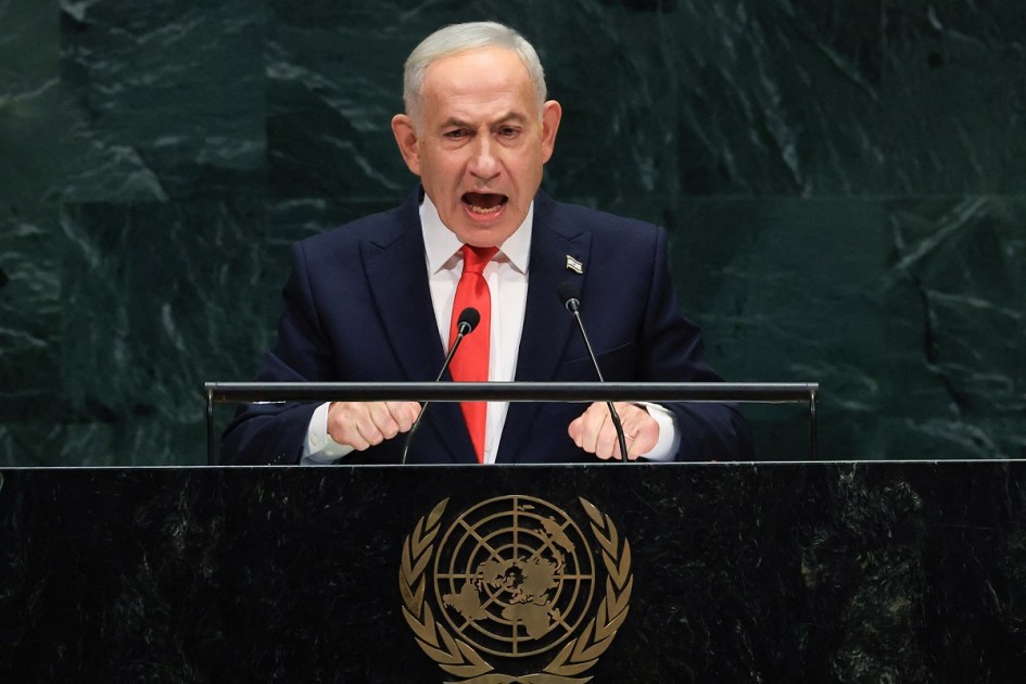 O primeiro-ministro de Israel, Benjamin Netanyahu, discursa durante a 81ª Assembleia Geral das Nações Unidas na sede da ONU, em Nova York, em 24 de setembro de 2026. (Foto de TIMOTHY A. CLARY / AFP)