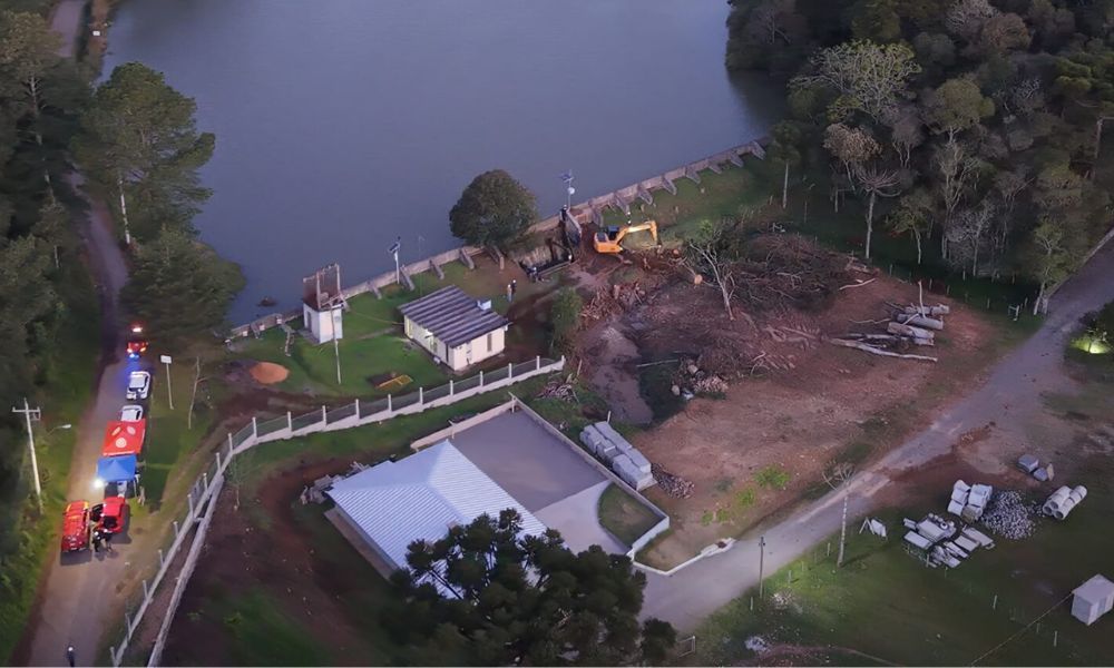 Defesa Civil emite alerta para rompimento de barragem, e 170 moradores deixam suas casas no RS