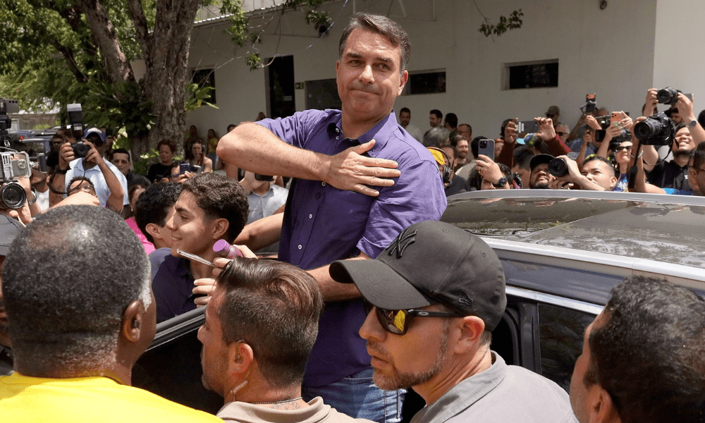 Flávio critica operação sobre Dark Horse que mirou Frias: ‘Interferência política’