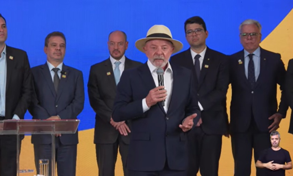 Lula critica Trump pela classificação do PCC e do CV como terroristas: 'Terrorismo foi o 8 de Janeiro'