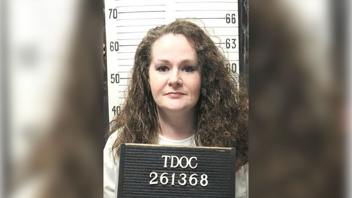 Esta foto, divulgada em 12 de janeiro de 2023 pelo Departamento de Correções do Tennessee, mostra Christa Pike, uma assassina condenada nos EUA