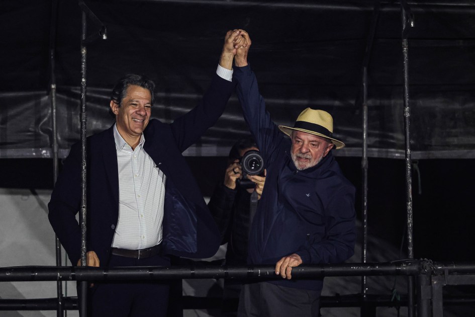 Presidente Lula em campanha na cidade de Guarulhos com candidato ao governo de SP, Fernando Haddad