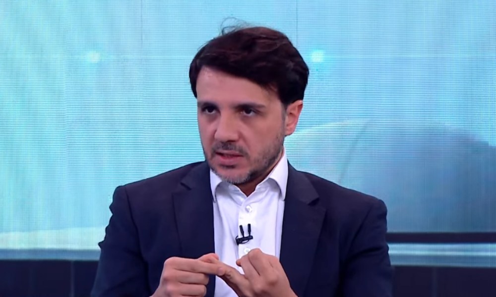 ‘Ministros ilegítimos’, afirma Renan Santos sobre Toffoli e Moraes