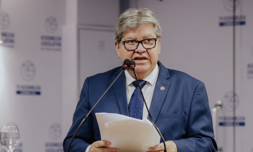 Após dois mandatos como governador, João Azevêdo tenta chegar ao Senado na PB