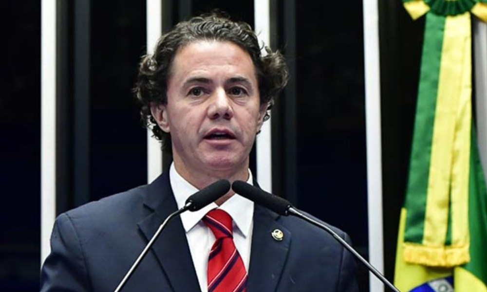 Veneziano tenta renovar mandato no Senado após trajetória extensa na PB