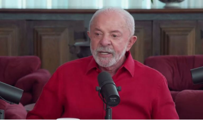 Presidente Lula durante podcast Desce a Letra