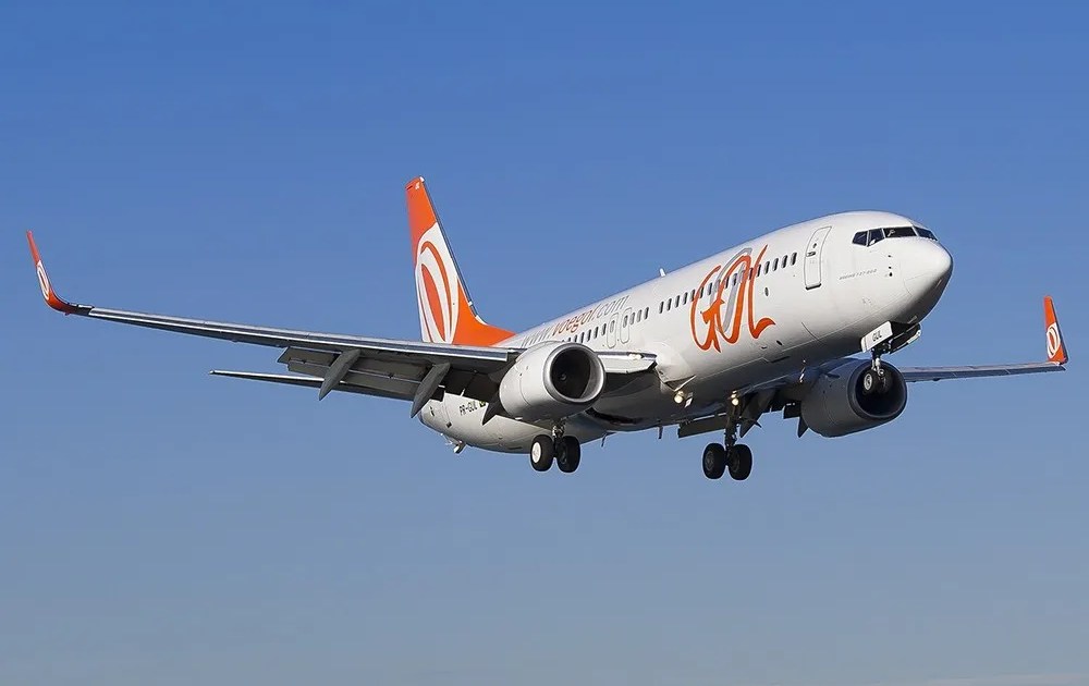 Motor de avião estoura durante decolagem de Goiânia para Brasília; veja vídeo