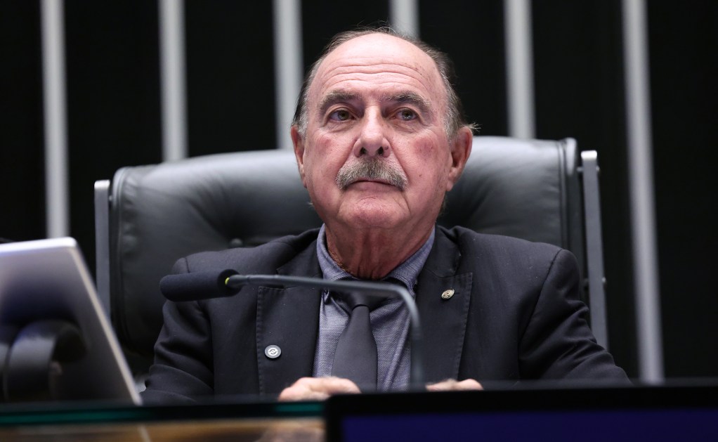 Dr. Zacharias Calil