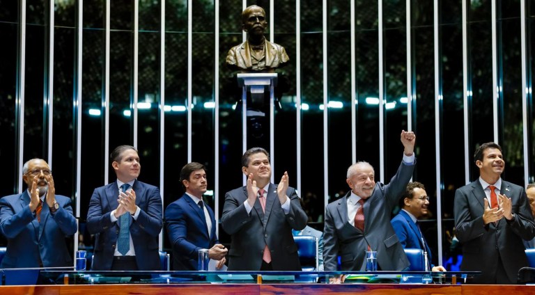Promulgação do fim da escala 6x1