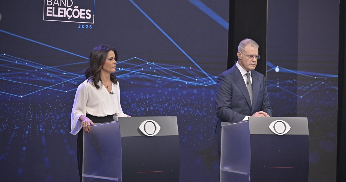 Apresentadora grita após plateia atrapalhar considerações de Lula em debate