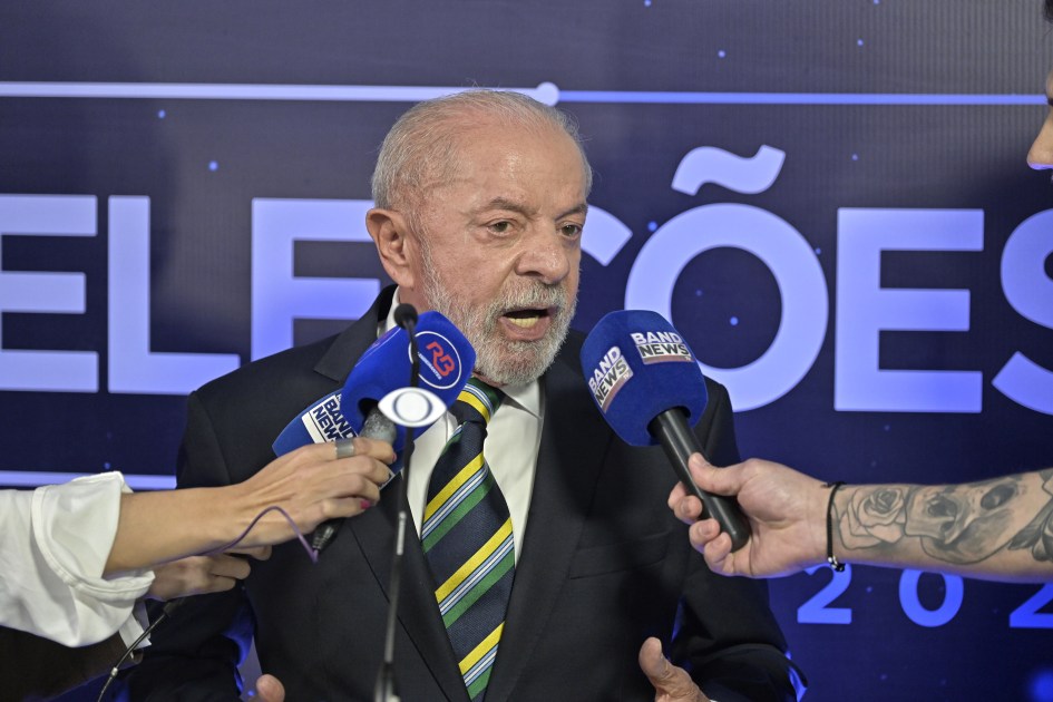 Lula em coletiva antes do debate da Band