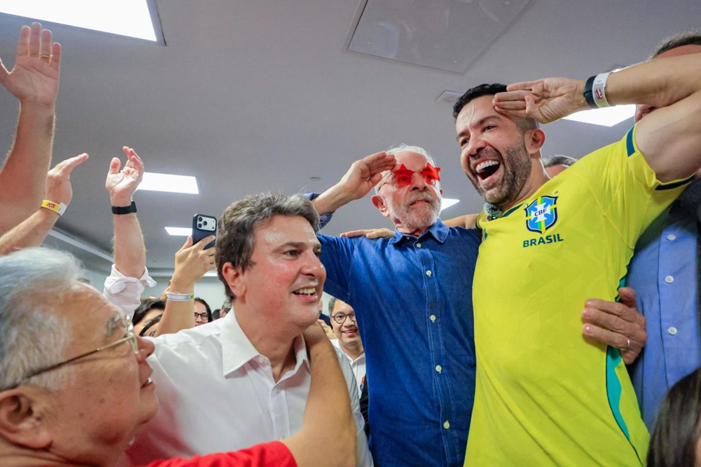 Vitória de Lula freia avanço da direita na América Latina e mantém Brasil dividido