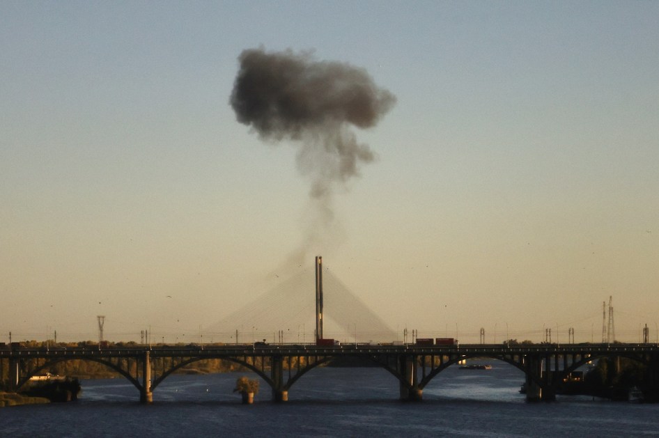 Drones ucranianos atingem refinaria russa após fim de trégua energética