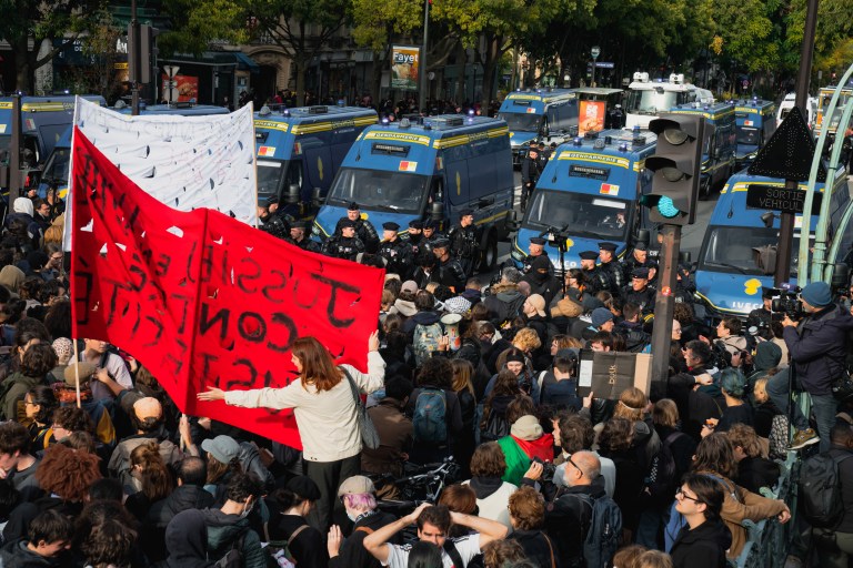 PARIS-PROTEST-BLOCKED-AT-SALPETRIERE-FRANCE