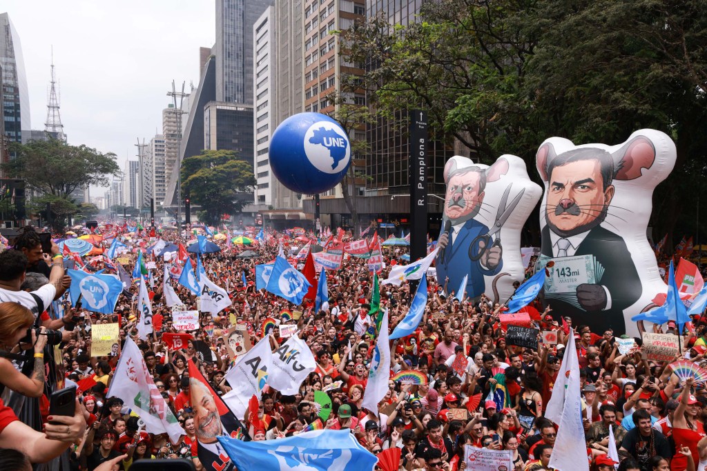 Manifestação pró-Lula na Avenida Paulista, em São Paulo