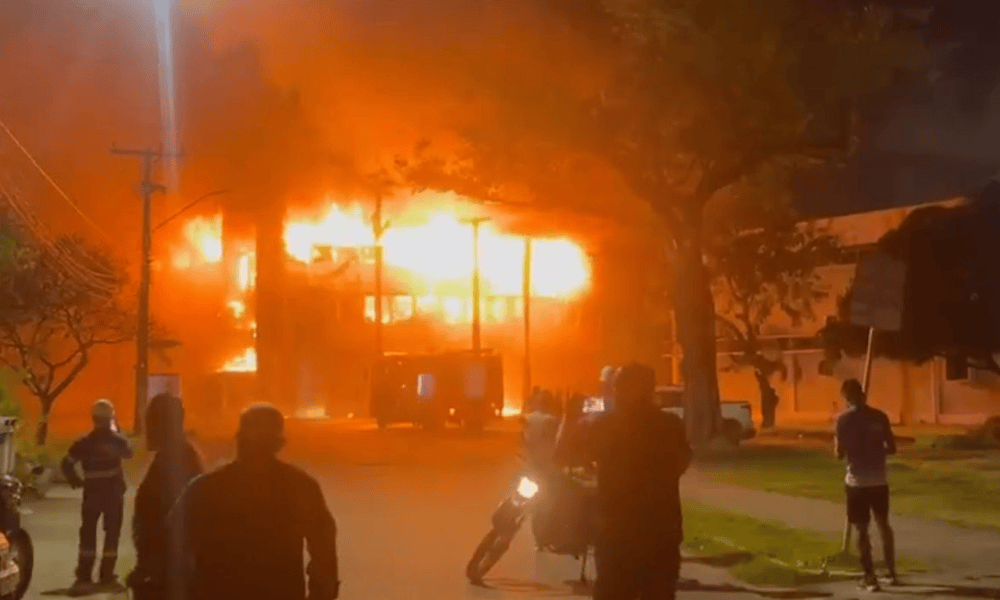 Incêndio na Universidade Federal de Pernambuco (UFPE)