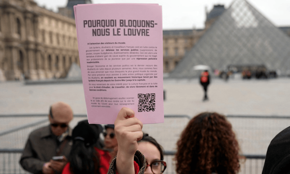 Museu do Louvre é fechado em meio a bloqueio de estudantes na França