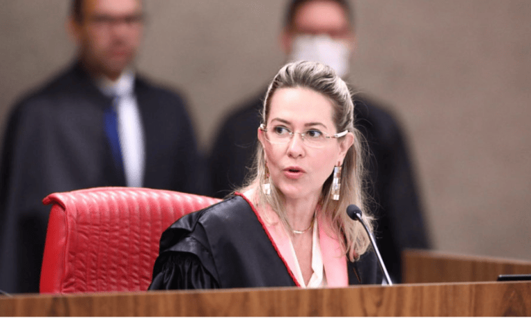 Advogada do candidato do PL à Presidência, Flávio Bolsonaro, Maria Cláudia Bucchianeri