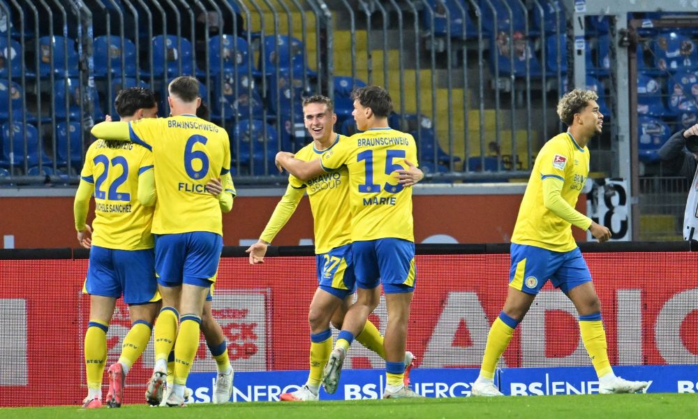 Eintracht Braunschweig vence Holstein Kiel por 1 a 0 na Bundesliga 2