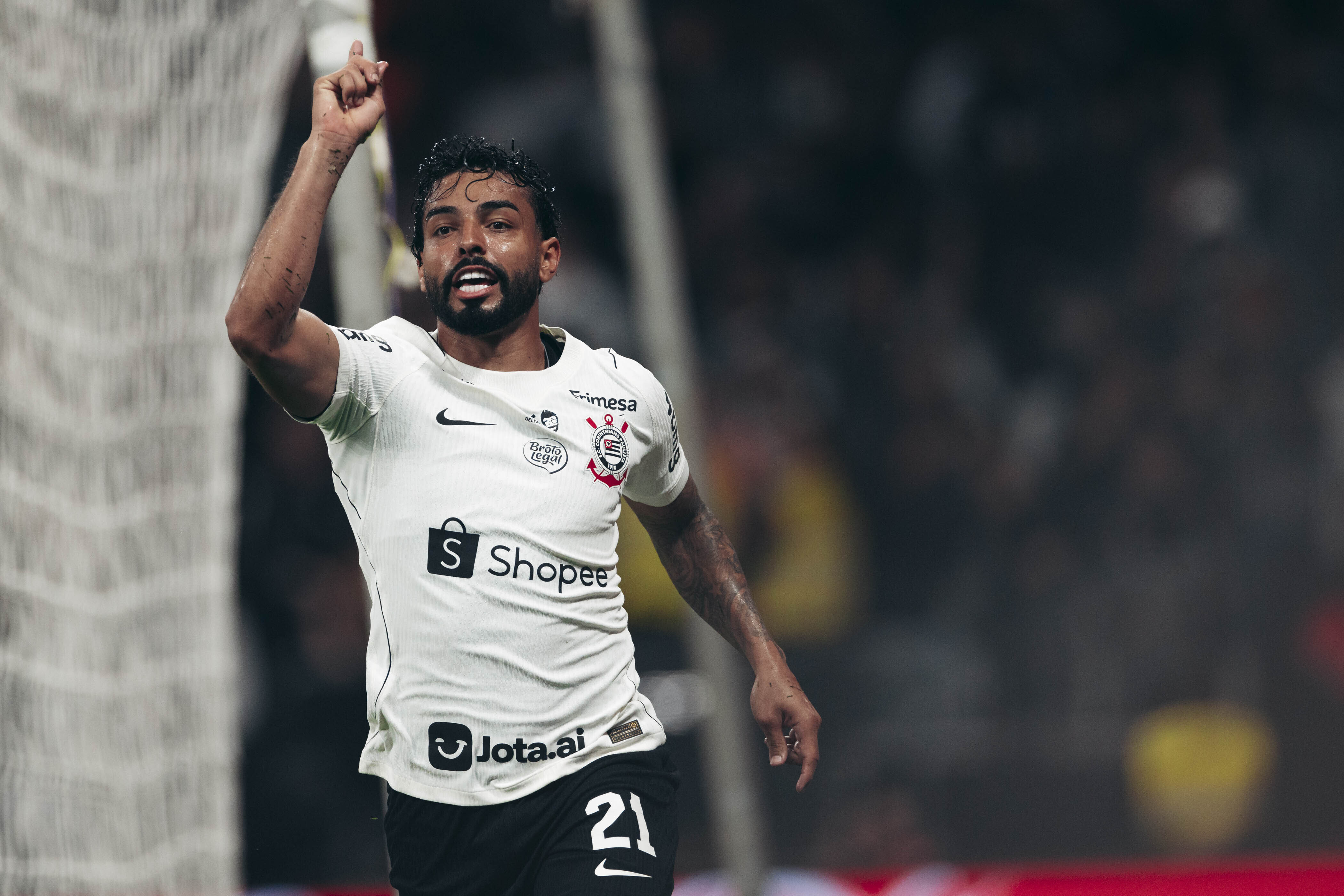 Corinthians bate Mirassol e volta a vencer após 10 jogos