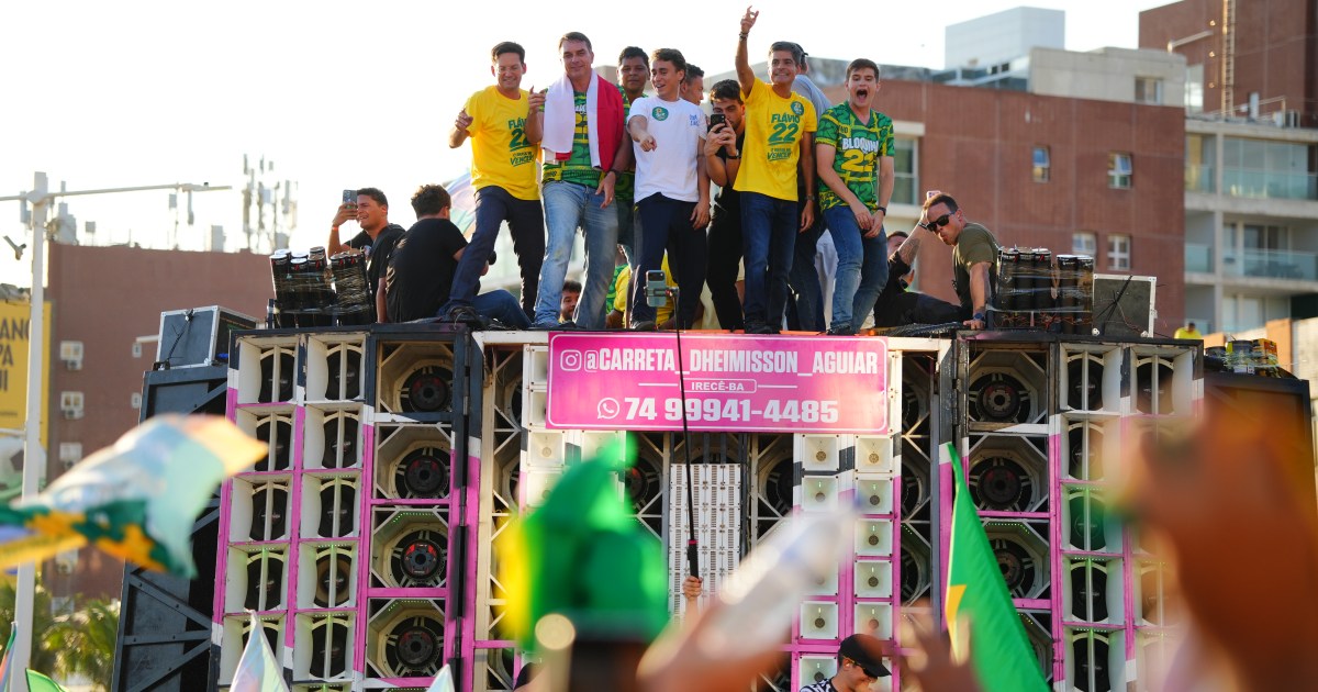 Flávio percorre orla de Salvador entre gritos de ‘volta, Bolsonaro’ - Foto