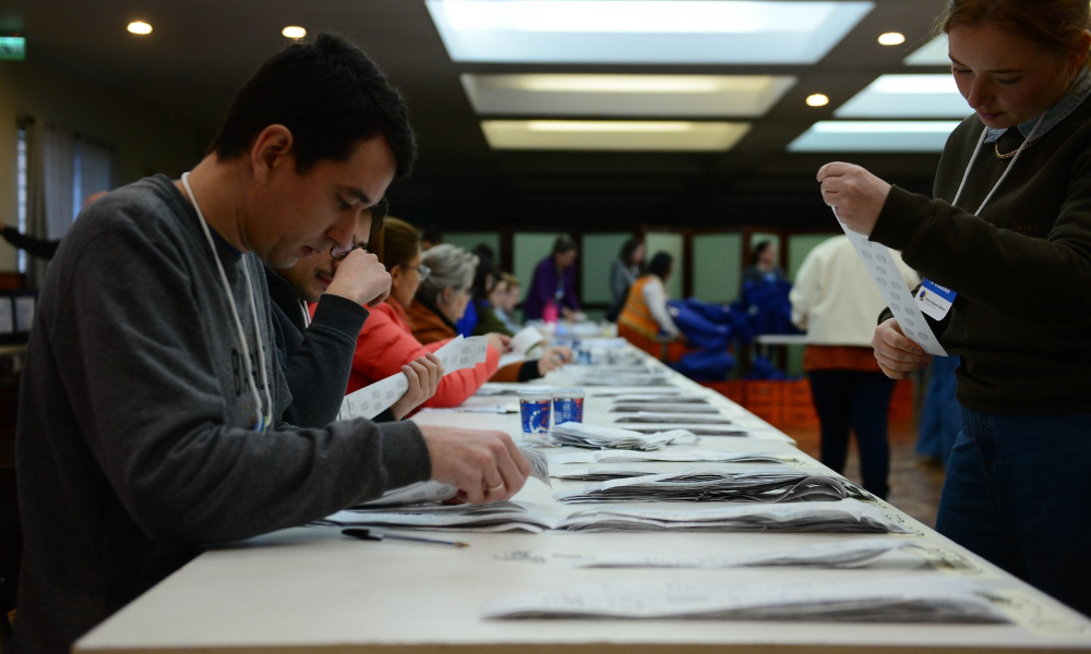 Movimentações de eleitores para a votação para presidente da República, nas seções eleitorais, no 2º turno, em Caxias do Sul, Rio Grande do Sul