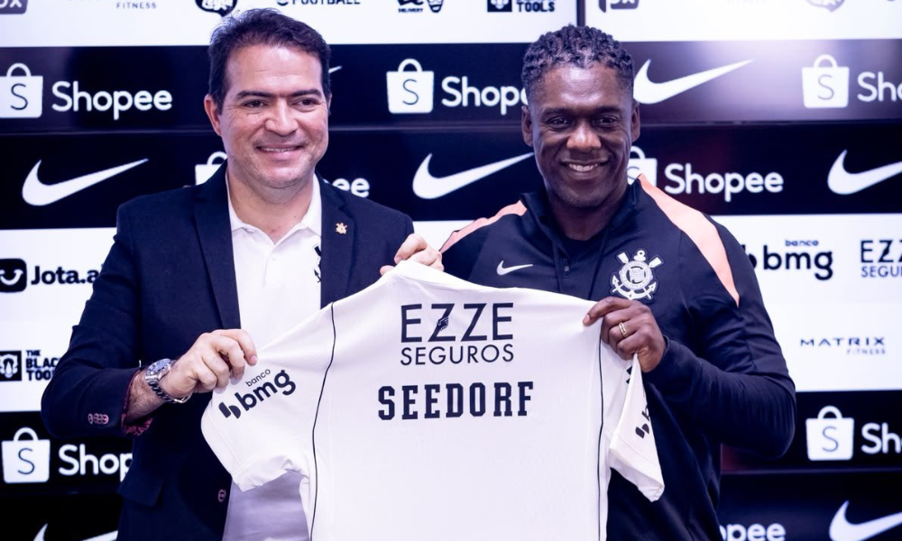 Seedorf é apresentado como técnico do Corinthians: 'Um dos maiores clubes do mundo'