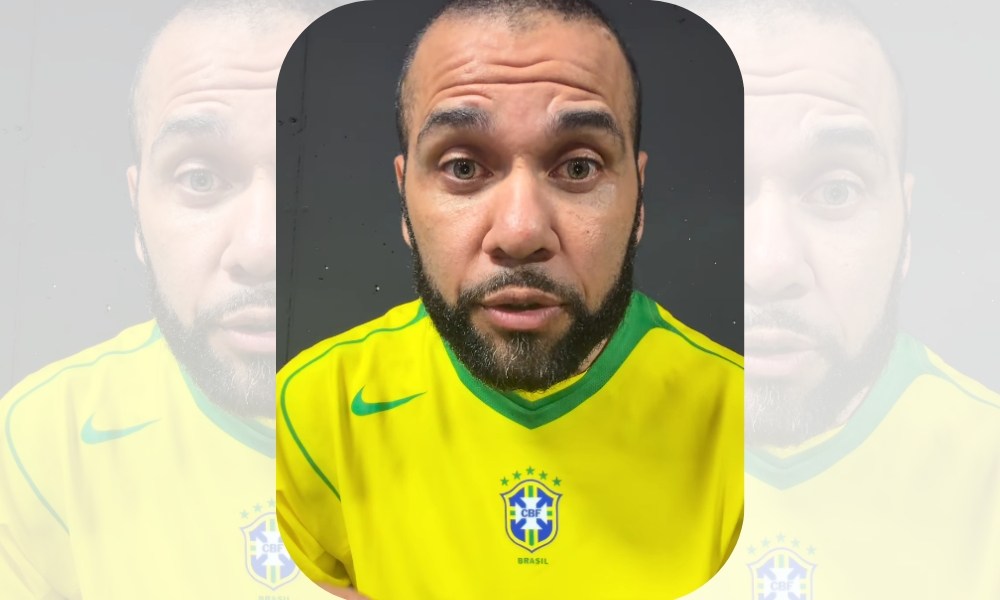 Daniel Alves declara apoio a Flávio Bolsonaro e diz que ‘mudança está próxima’