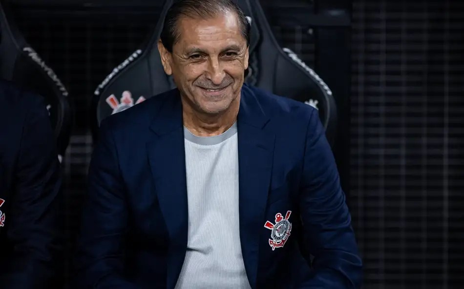 Ramón Díaz é favorito para assumir o Corinthians e pode estrear contra o Palmeiras