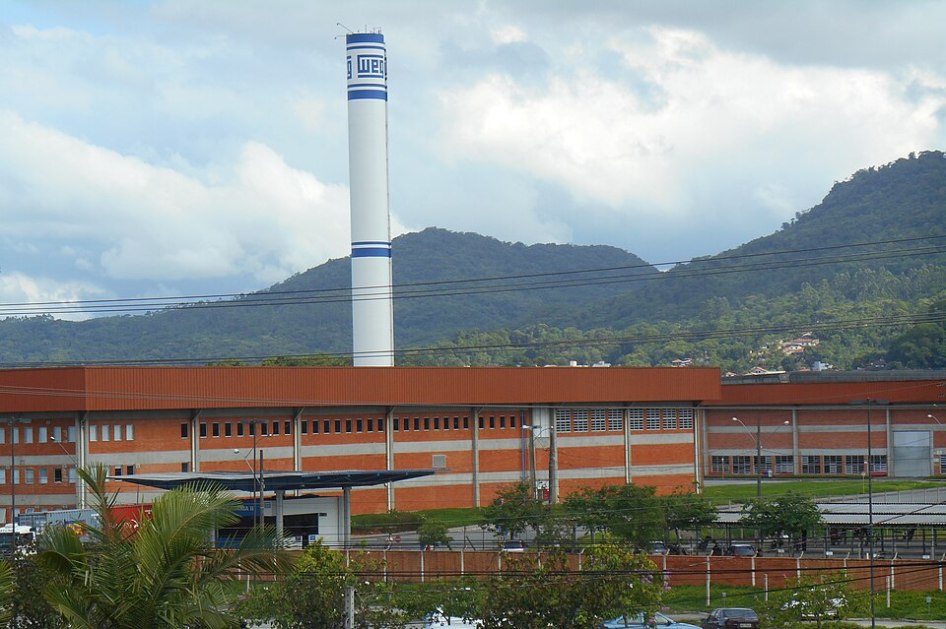 Fachada de unidade industrial da WEG em Jaraguá do Sul