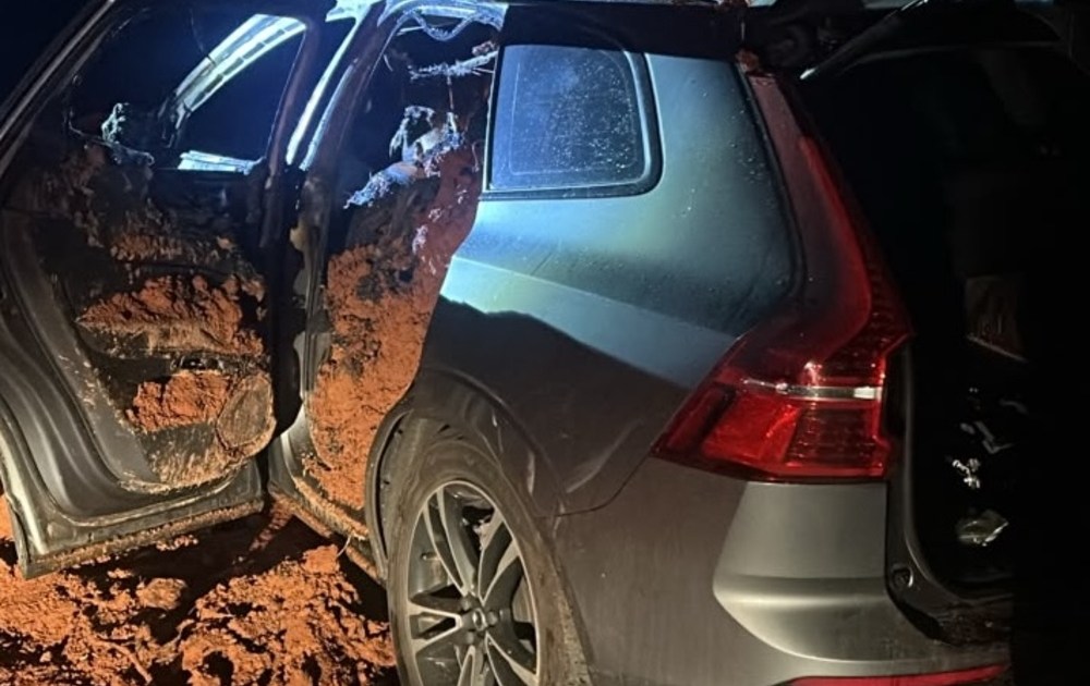 Juiz é encontrado morto dentro de carro incendiado em fazenda no interior de SP