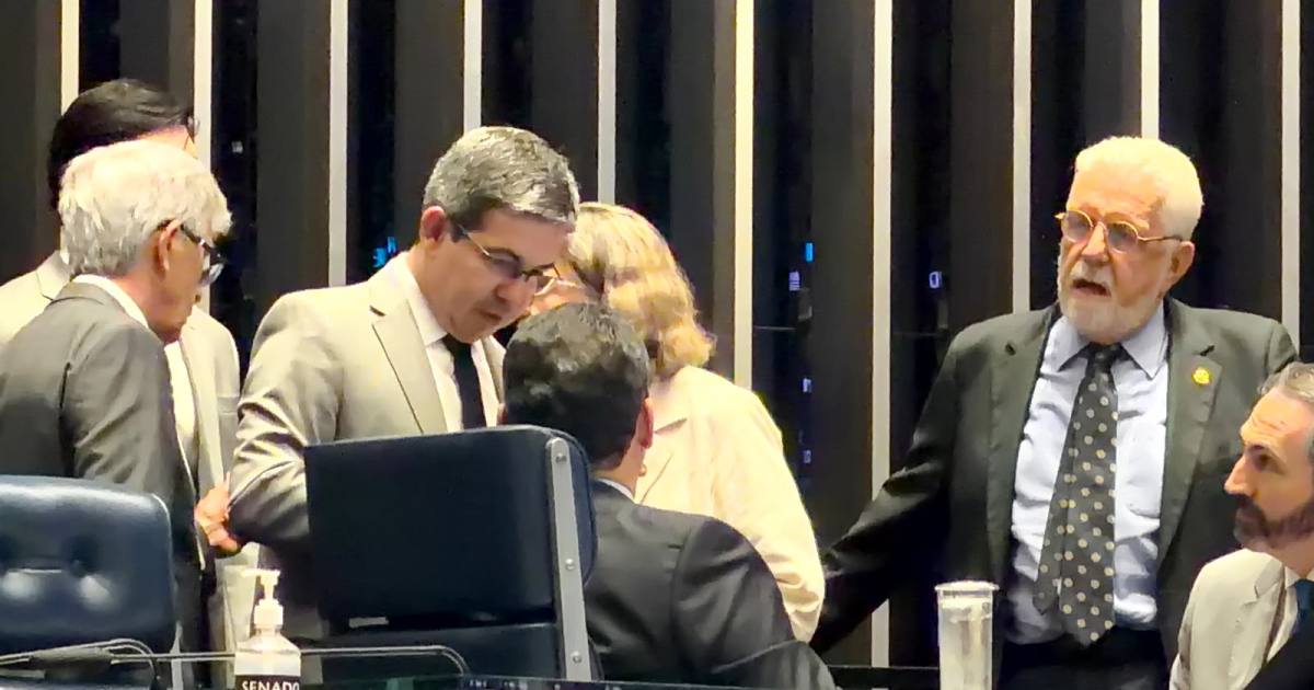 Pressionado no plenário, Alcolumbre tira PEC da Segurança da pauta e manda recado aos líderes