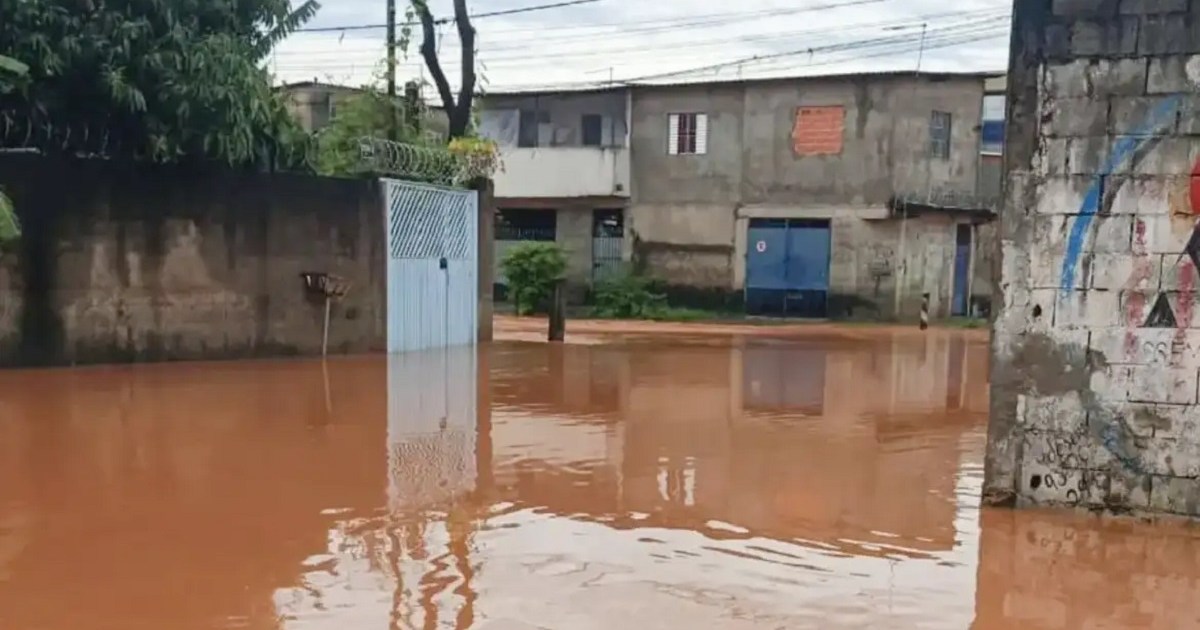 Chuva altera local de votação em Itapevi, no interior de SP