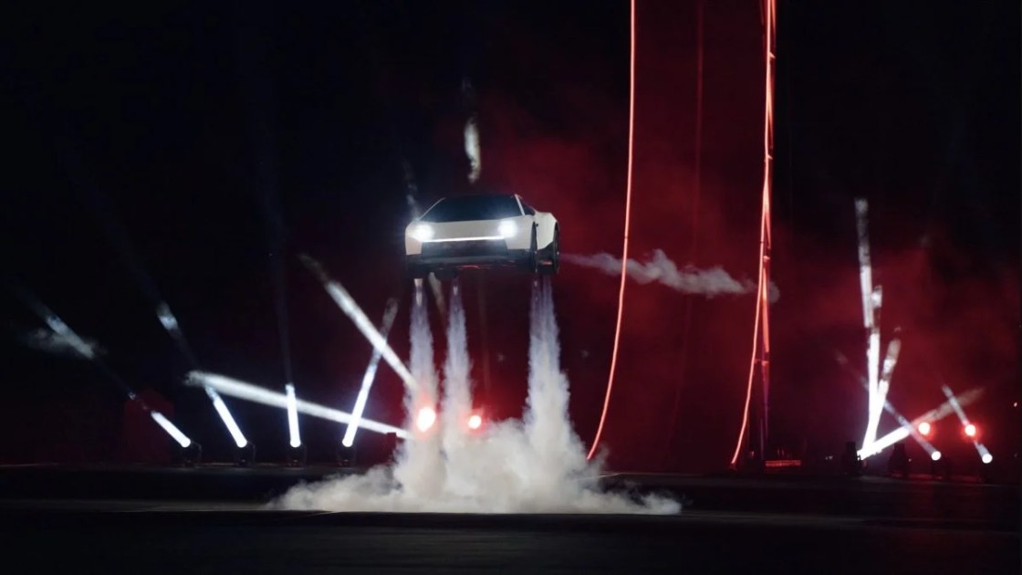 novo tesla roadster voando em 2026