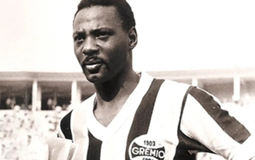 Entenda: Há 52 anos, o lateral esquerdo Everaldo foi o primeiro tricampeão a falecer